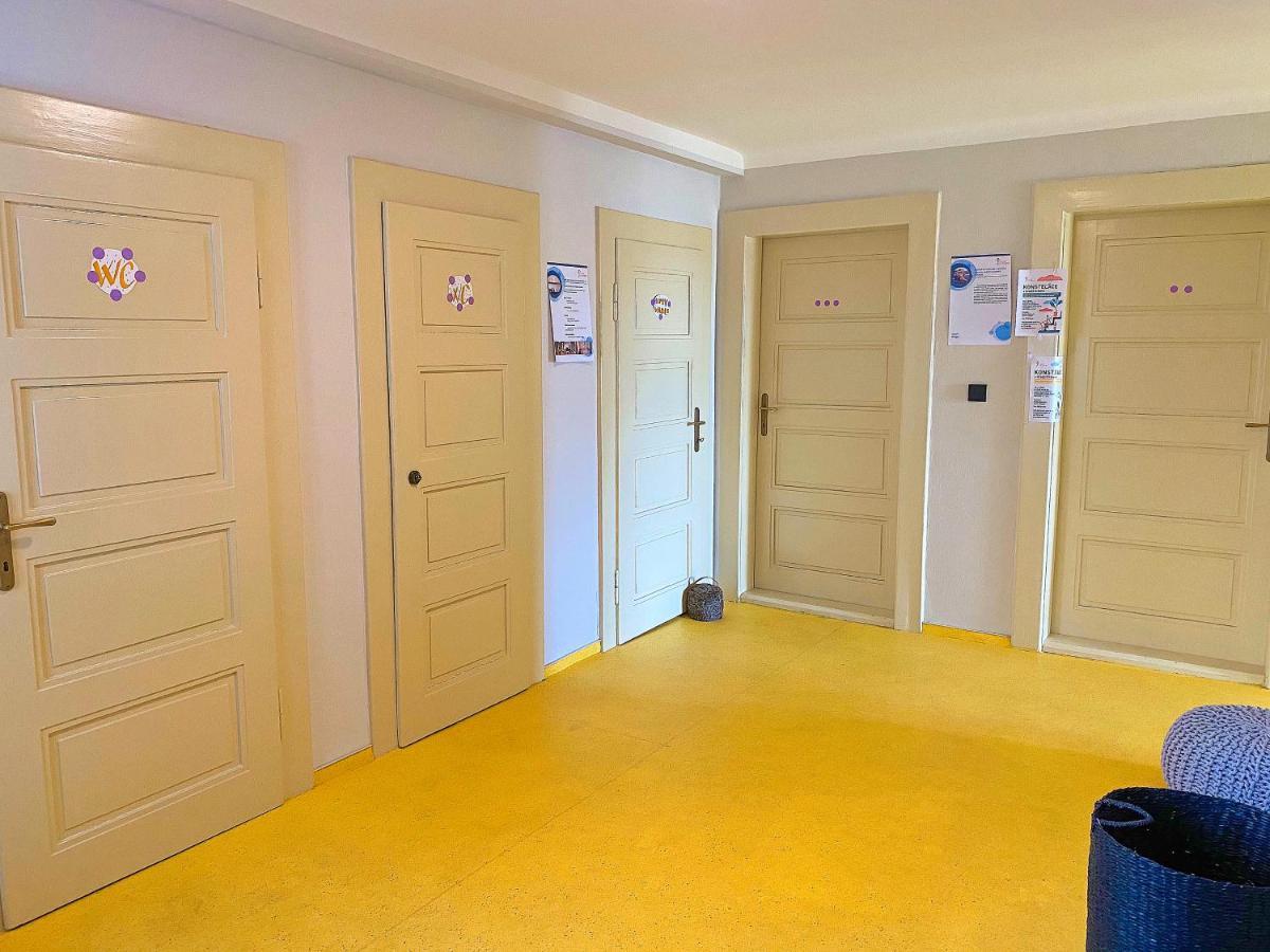 Knk Vibrant Central Spacious Hideaway Daire Hradec Králové Dış mekan fotoğraf