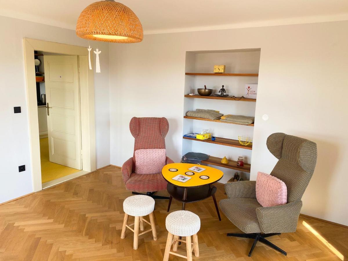 Knk Vibrant Central Spacious Hideaway Daire Hradec Králové Dış mekan fotoğraf