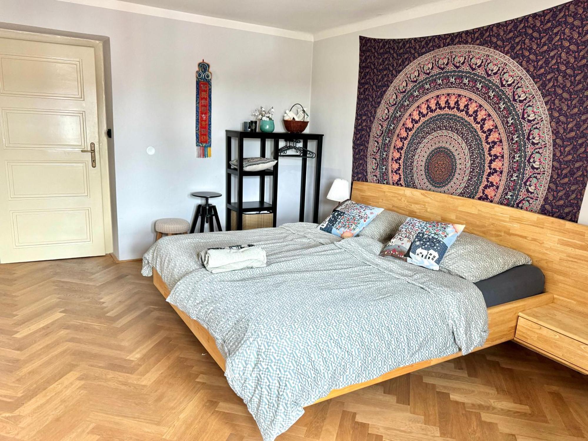 Knk Vibrant Central Spacious Hideaway Daire Hradec Králové Dış mekan fotoğraf